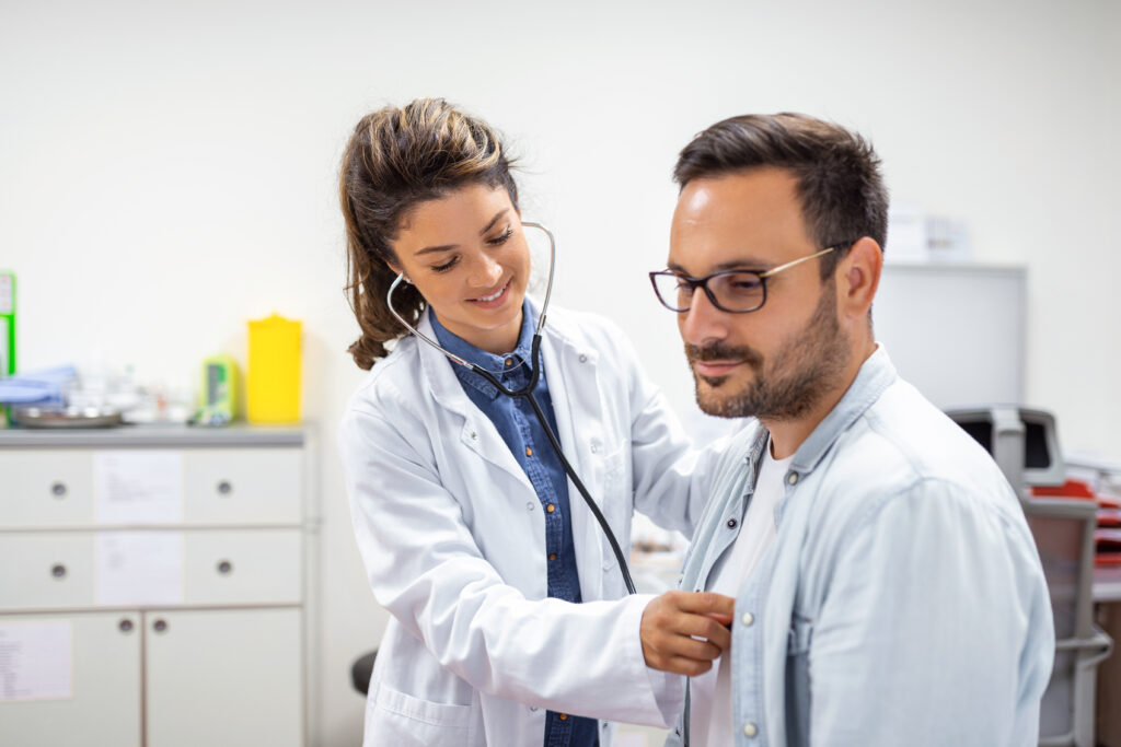 Qué hace un médico internista